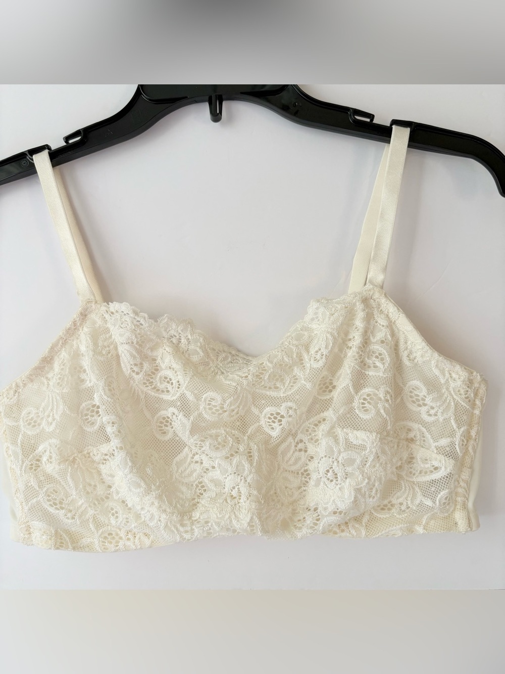 Olga Off White Pretty Lace Unlined Cami Underwire Bra
